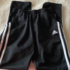 BLACK ADIDAS SWEATPANTS!